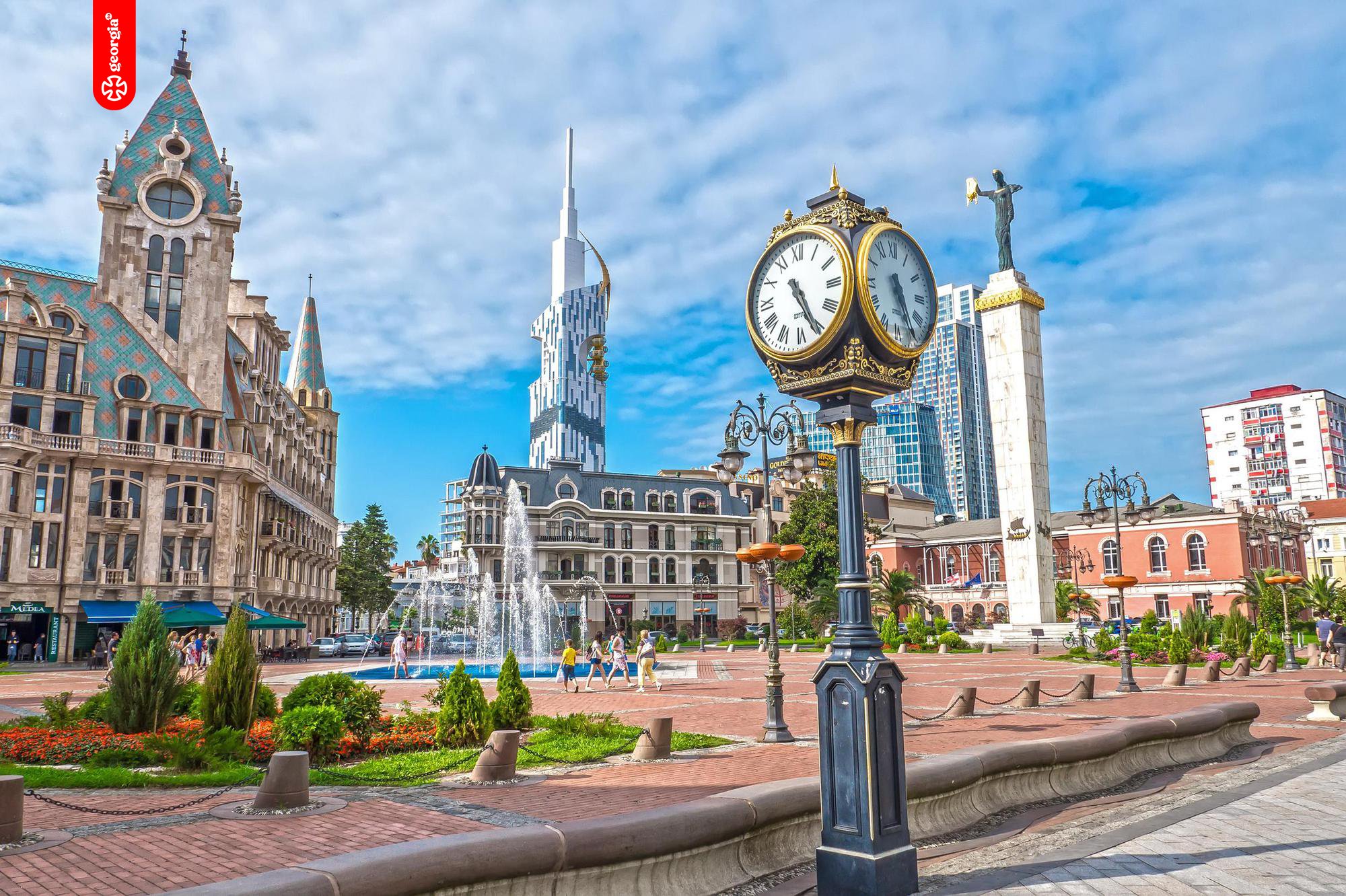 Dettaglio dei palazzi sul mare