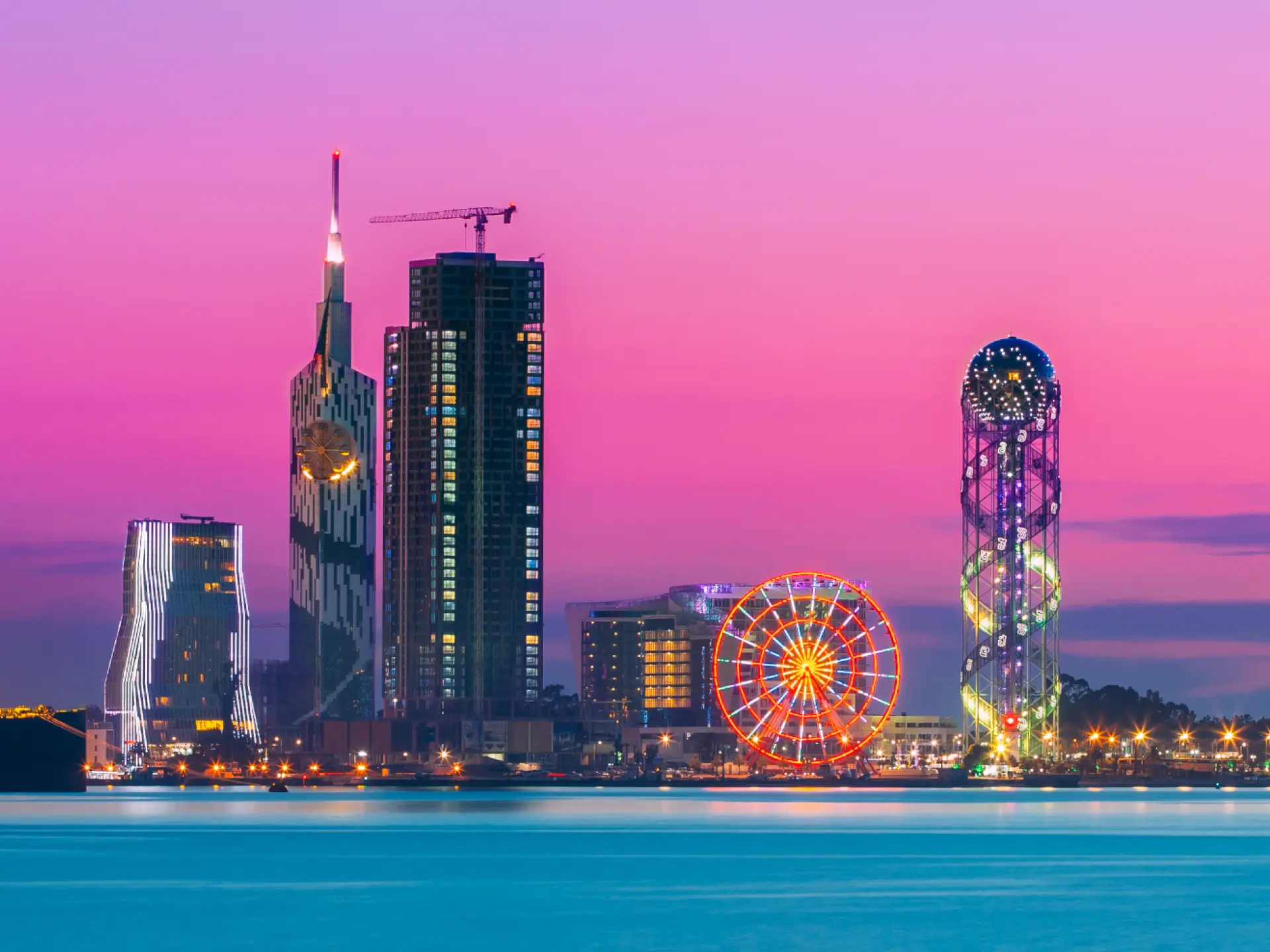 Skyline moderno di Batumi sul Mar Nero
